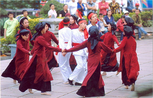 Phu Tho Xoan Singing:  Unveiling Vietnam’s Ancient Ritual Singing