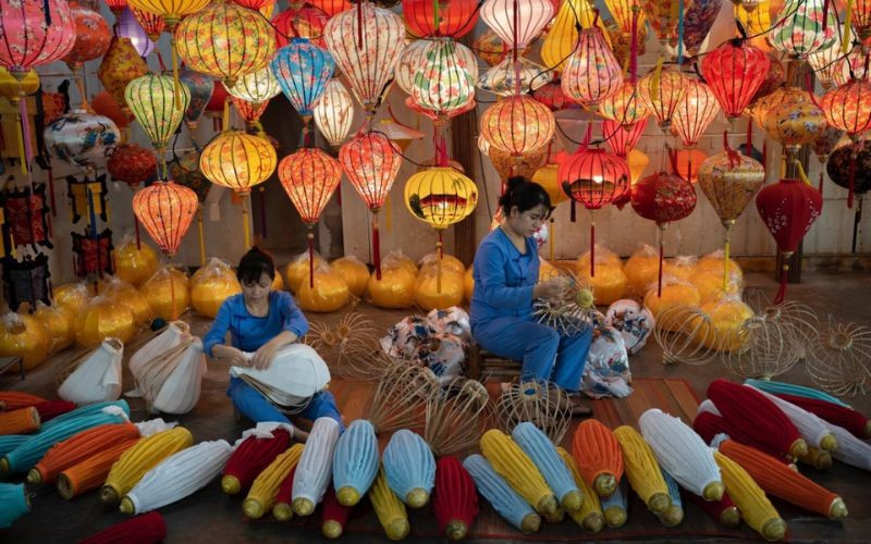 Cam Thanh Basket Boat Tour & Lantern Making: Timeless Heritage