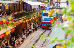 Hanoi Street Foodie Tour & Train Street: A Culinary Journey