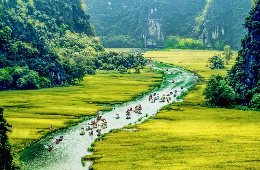 NinhBinh’s Ultimate Trio: Hoa Lu, Trang An & Hang Mua Tour
