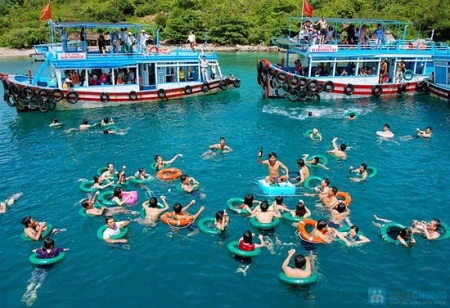 Nha Trang Island Hopping: A Day in Paradise