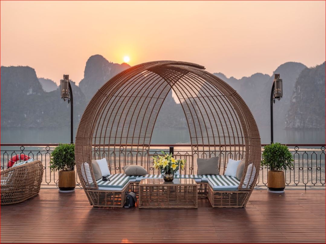 Indochine Grand Luxury Cruise: 5.5-Star Lan Ha Bay (2-3 Days)