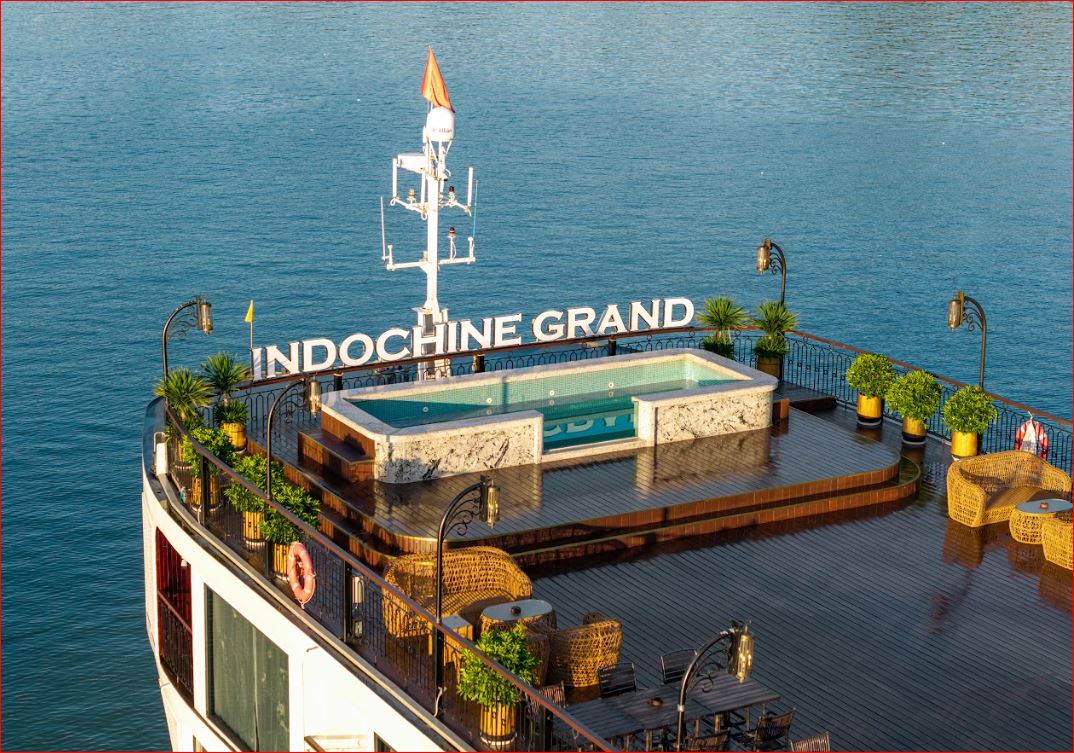 Indochine Grand Luxury Cruise: 5.5-Star Lan Ha Bay (2-3 Days)