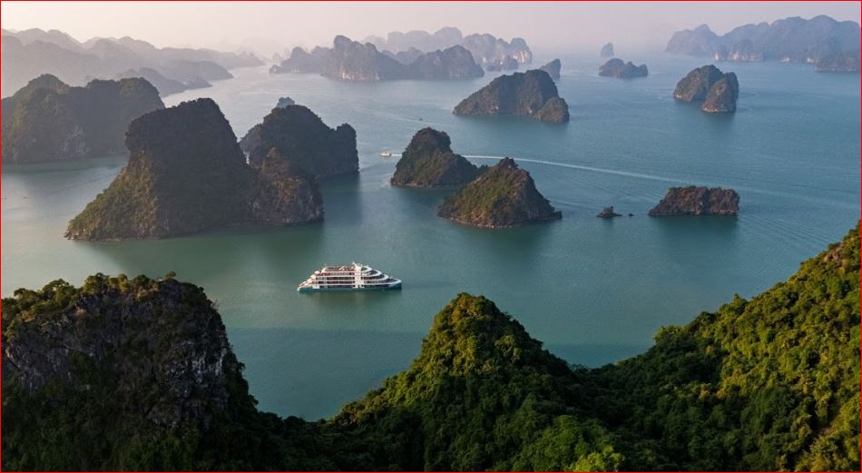 Capella Cruise: 6-Star Luxury Superyacht in Lan Ha Bay