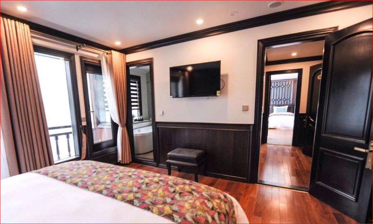Erina Cruise: 5-Star Luxury Superyacht in Lan Ha Bay