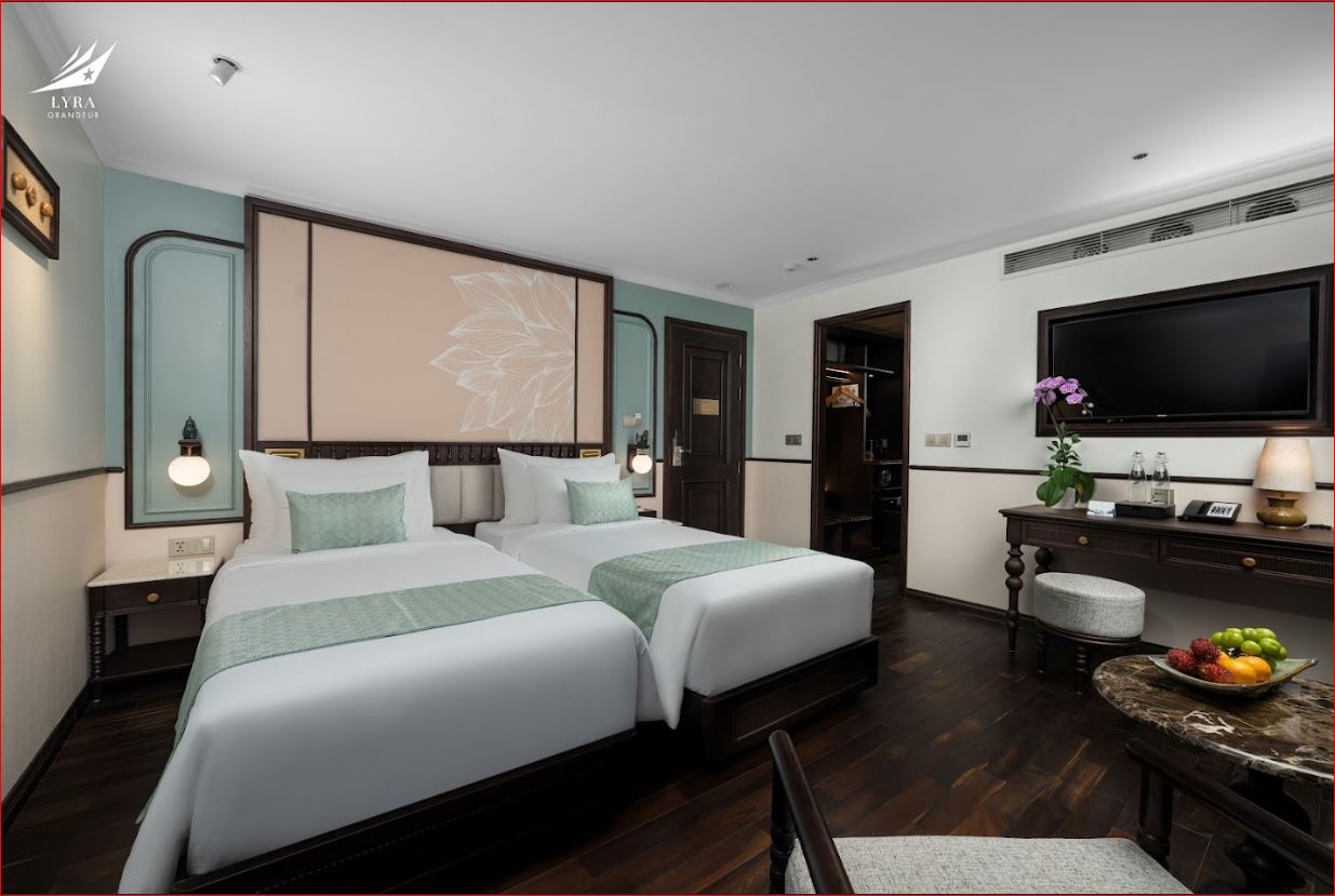 Lyra Grandeur Cruise: 6-Star Luxury Superyacht in Lan Ha Bay