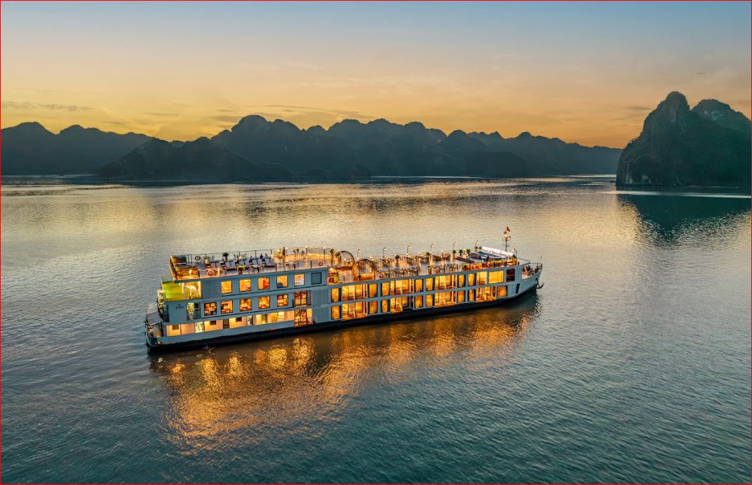Indochine Grand Luxury Cruise: 5.5-Star Lan Ha Bay (2-3 Days)