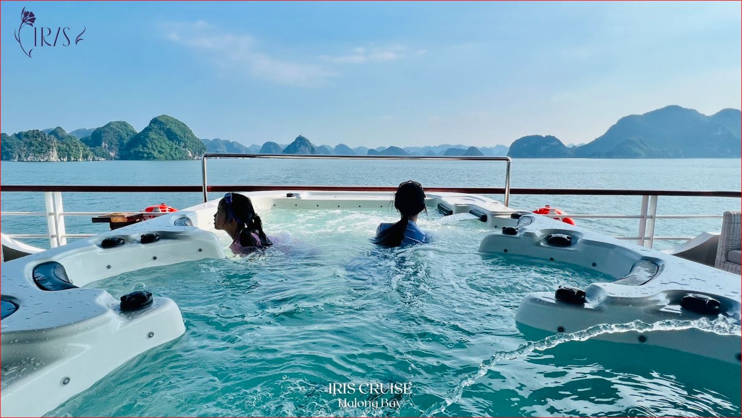 Iris Halong Bay Luxury 8-Hour Cruise: Canapé & Live Music