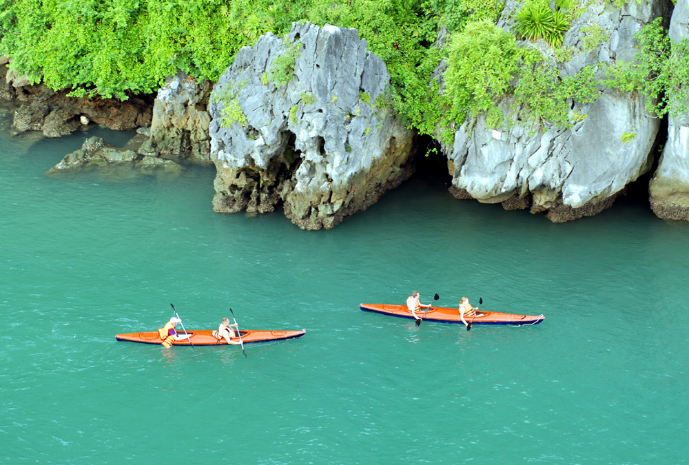 Victory Cruise: 4-Star Classic Journey in Ha Long Bay