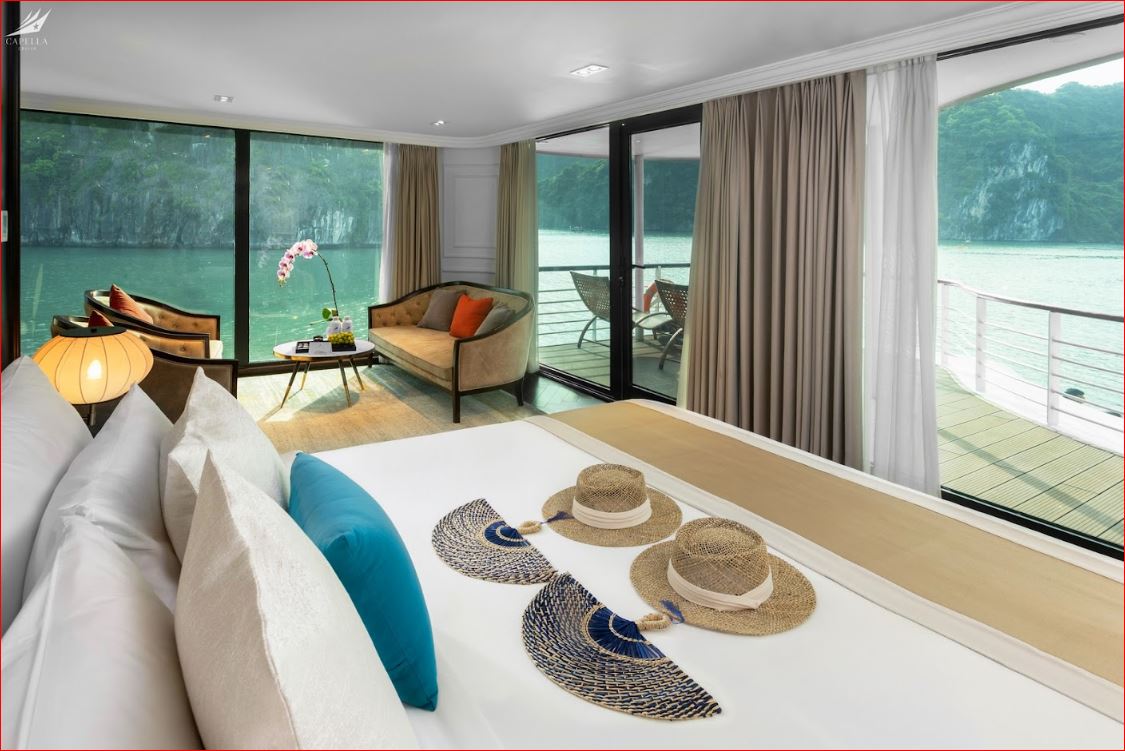 Capella Cruise: 6-Star Luxury Superyacht in Lan Ha Bay