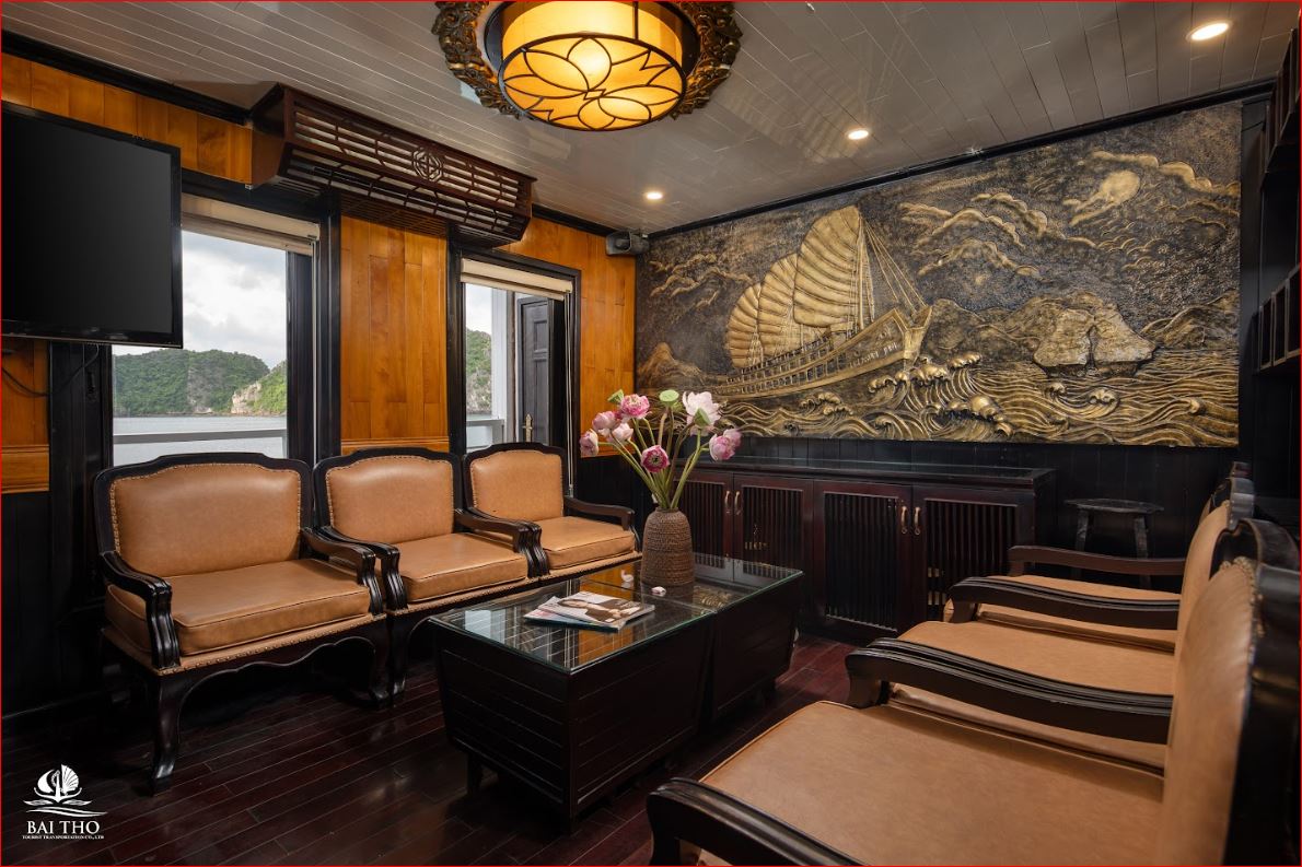 Treasure Junk: Boutique 4.5-Star Cruise in Bai Tu Long Bay
