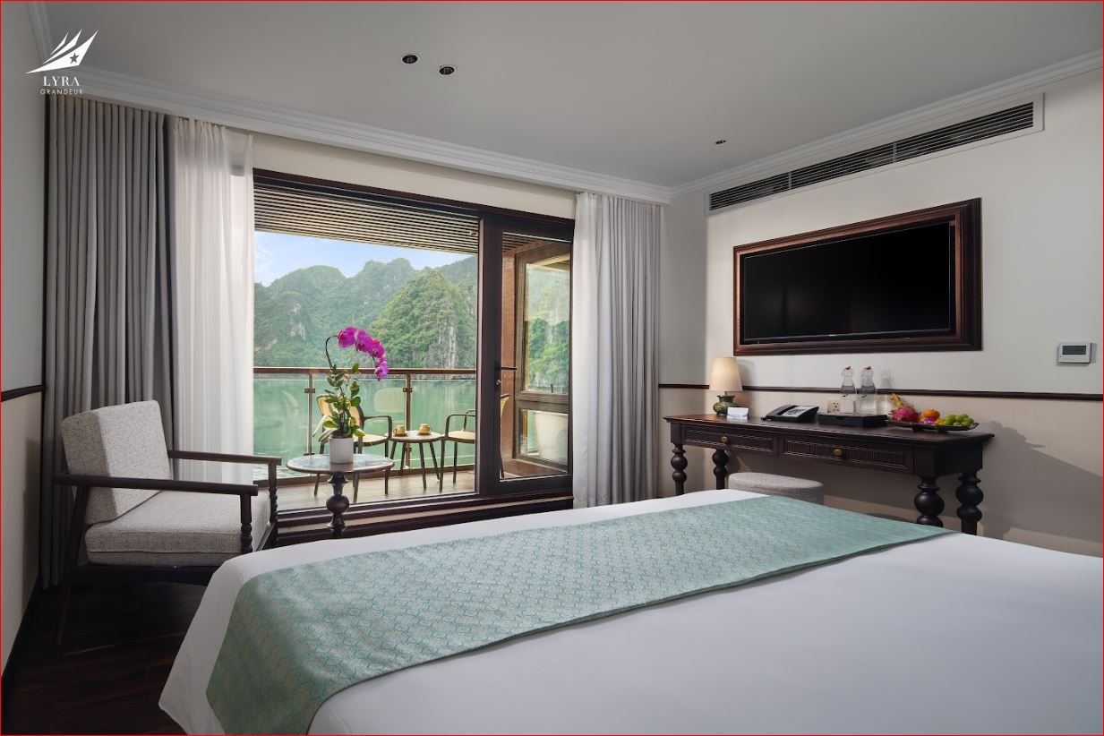 Lyra Grandeur Cruise: 6-Star Luxury Superyacht in Lan Ha Bay