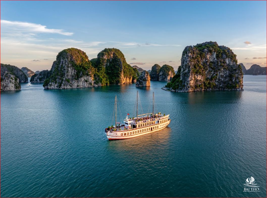 Treasure Junk: Boutique 4.5-Star Cruise in Bai Tu Long Bay