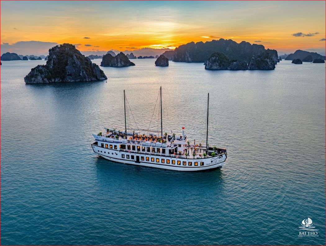 Treasure Junk: Boutique 4.5-Star Cruise in Bai Tu Long Bay