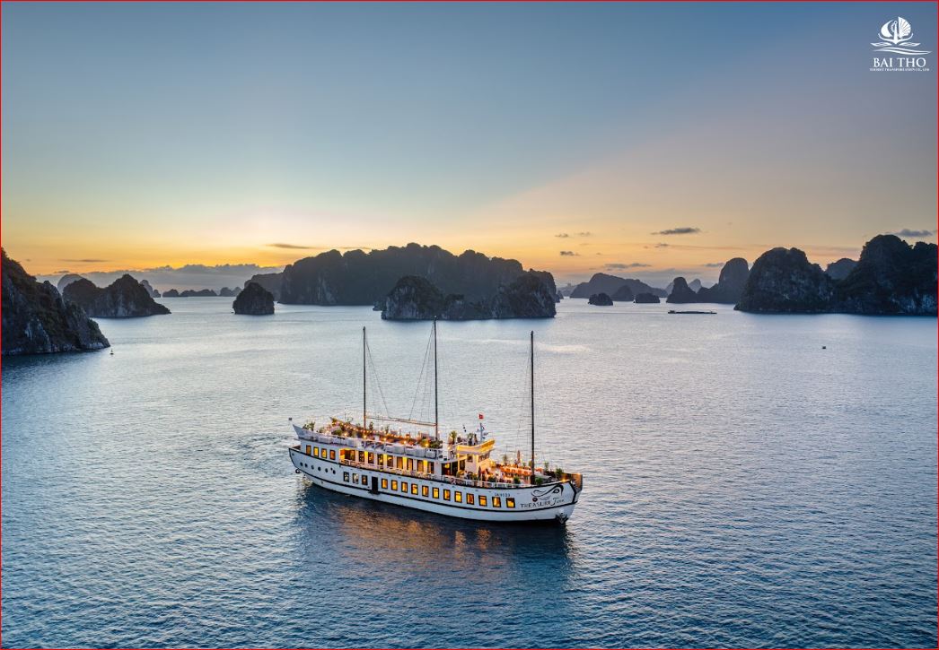 Treasure Junk: Boutique 4.5-Star Cruise in Bai Tu Long Bay