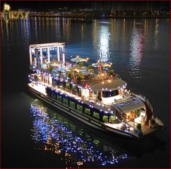 Iris Halong Bay Luxury 8-Hour Cruise: Canapé & Live Music