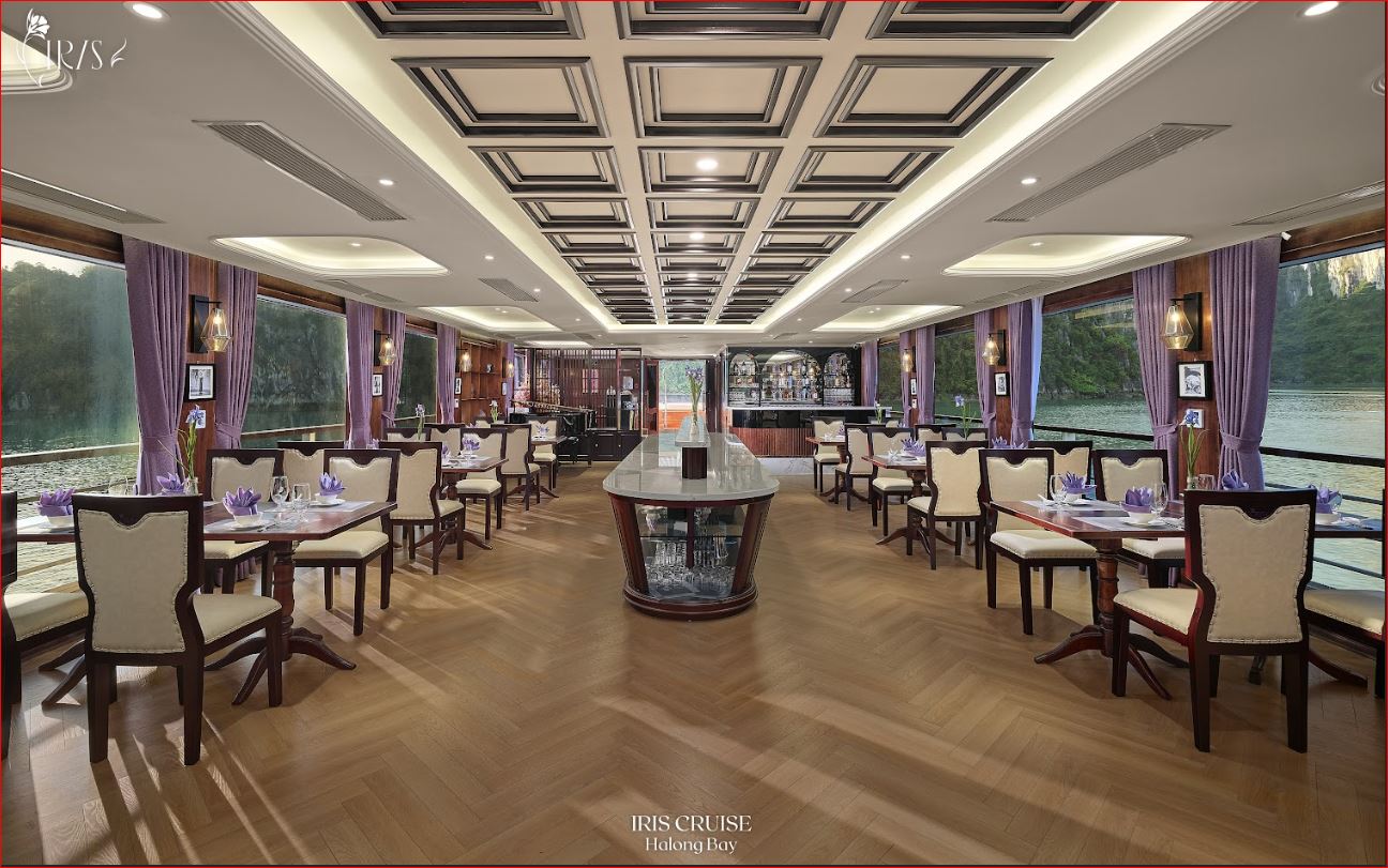 Iris Halong Bay Luxury 8-Hour Cruise: Canapé & Live Music