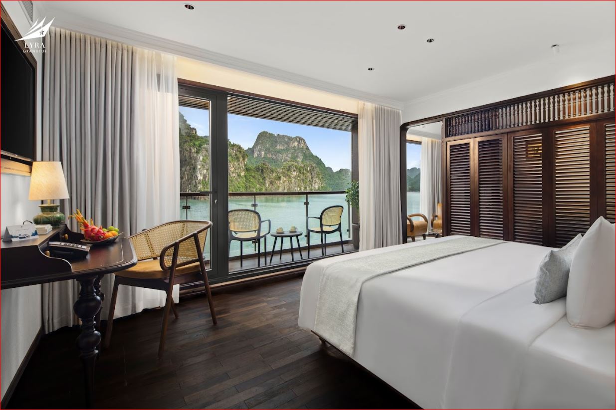 Lyra Grandeur Cruise: 6-Star Luxury Superyacht in Lan Ha Bay