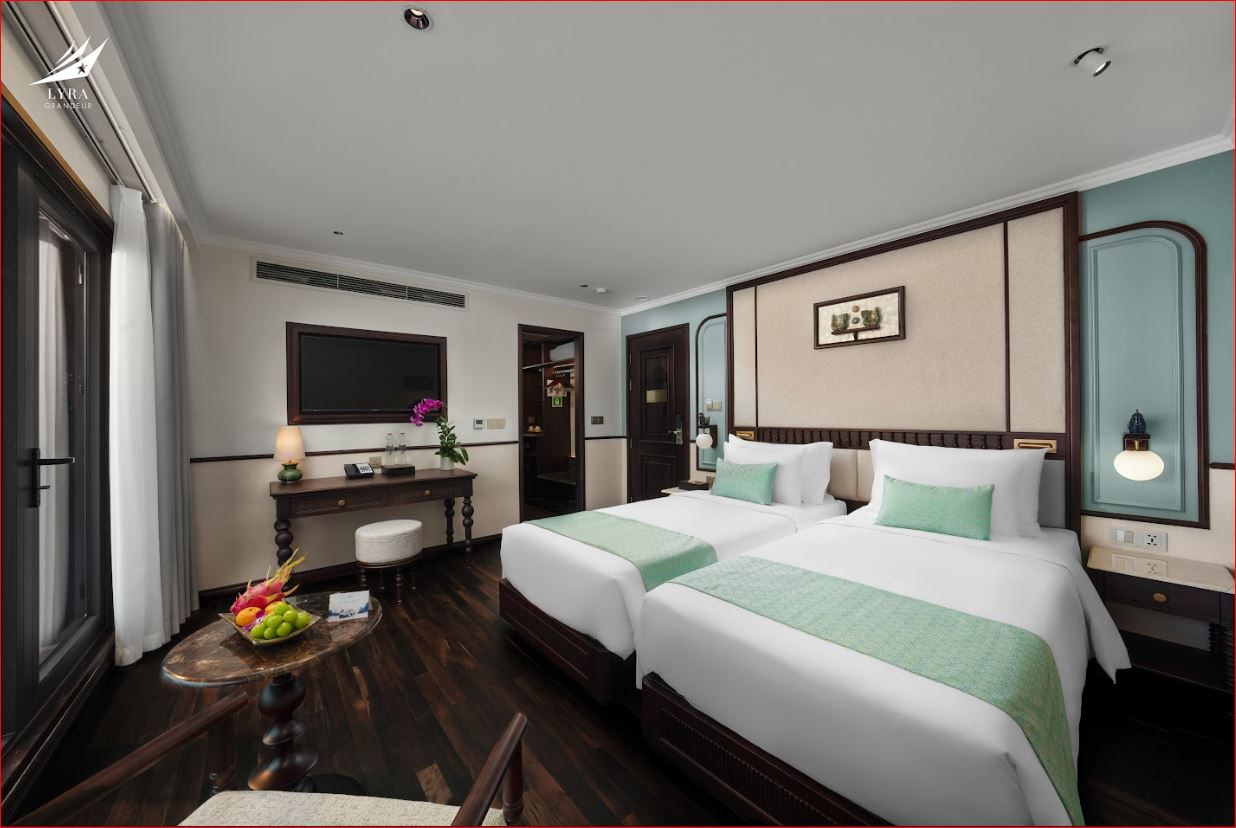 Lyra Grandeur Cruise: 6-Star Luxury Superyacht in Lan Ha Bay