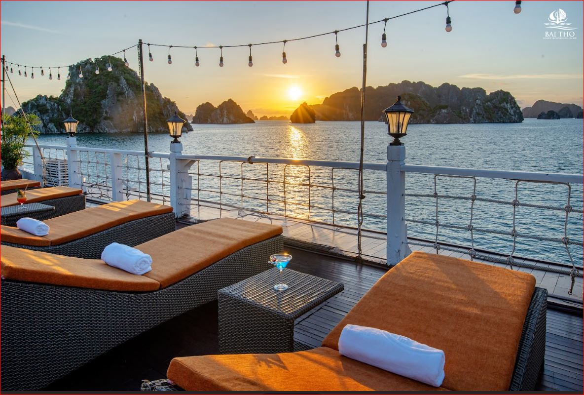 Treasure Junk: Boutique 4.5-Star Cruise in Bai Tu Long Bay