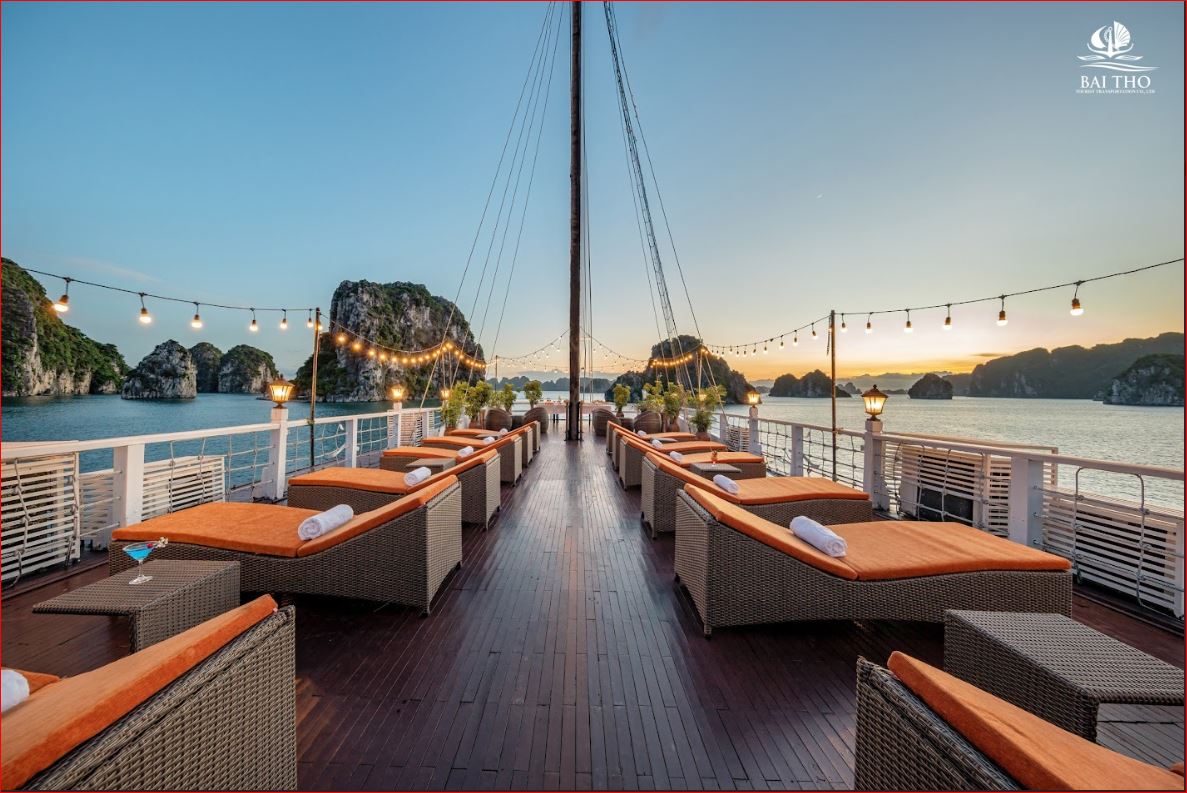 Treasure Junk: Boutique 4.5-Star Cruise in Bai Tu Long Bay
