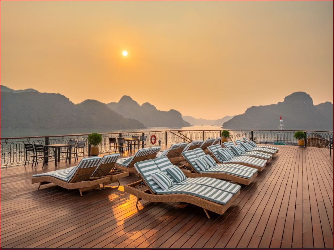 Indochine Grand Luxury Cruise: 5.5-Star Lan Ha Bay (2-3 Days)