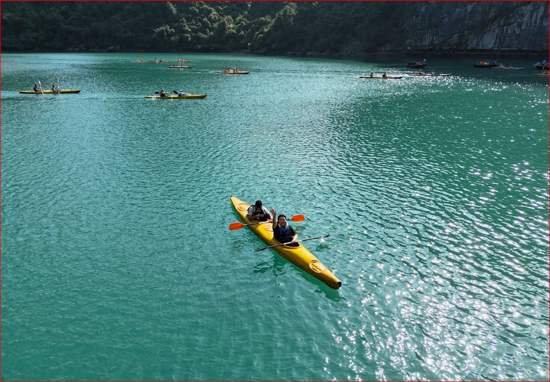 Halong Catamaran 2: Luxury 99-Guest Cruise & Outdoor Jacuzzi