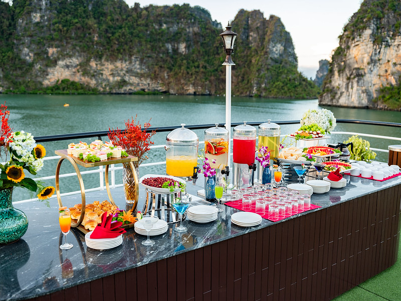 La Casta Regal 5 – Star Cruise: Exclusive Lan Ha Bay Discovery