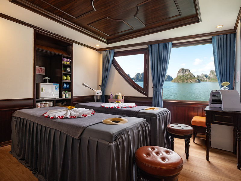 La Casta Regal 5 – Star Cruise: Exclusive Lan Ha Bay Discovery
