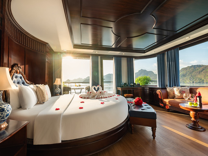 La Casta Regal 5 – Star Cruise: Exclusive Lan Ha Bay Discovery