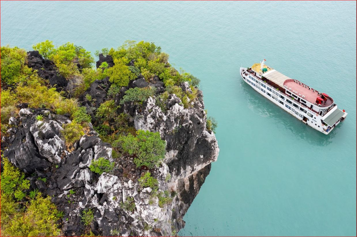 La Regina Royal: Luxury 4 Star Cruise in Ha Long Bay