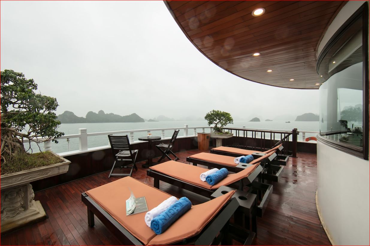 La Regina Royal: Luxury 4 Star Cruise in Ha Long Bay