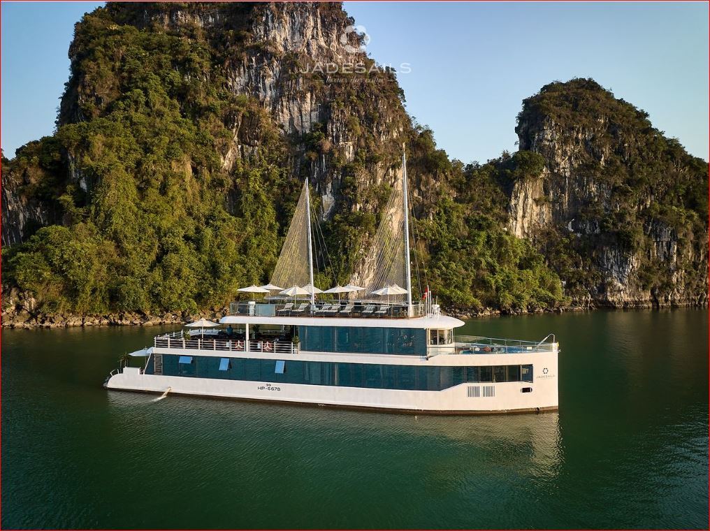 Jade Sails Lan Ha Bay: Top-Class Luxury Day Cruise