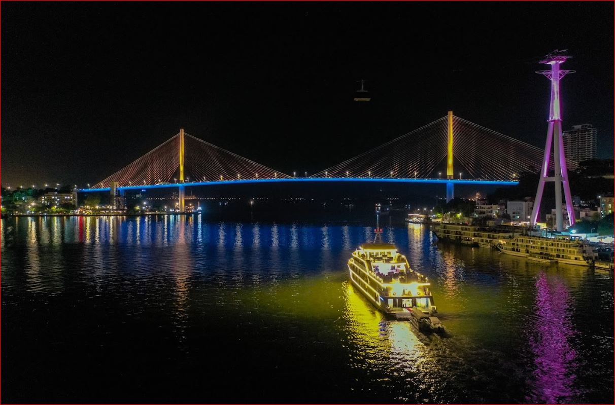 Sea Octopus Halong Bay: Luxury Culinary & Sunset Cruise