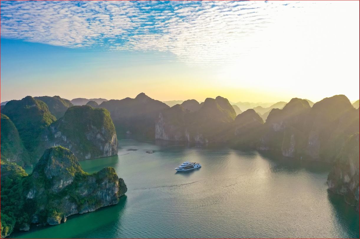 Sea Octopus Halong Bay: Luxury Culinary & Sunset Cruise
