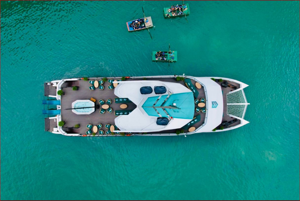 Halong Catamaran 2: Luxury 99-Guest Cruise & Outdoor Jacuzzi