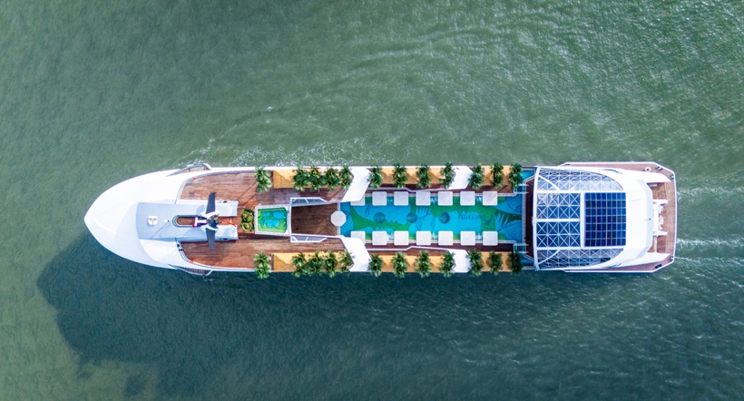 Dolphin Halong Cruise: 6-Star Luxury Entertainment & Dining
