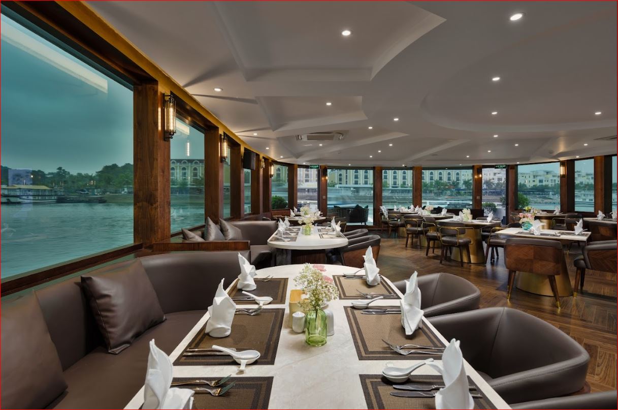 Halong Catamaran 2: Luxury 99-Guest Cruise & Outdoor Jacuzzi