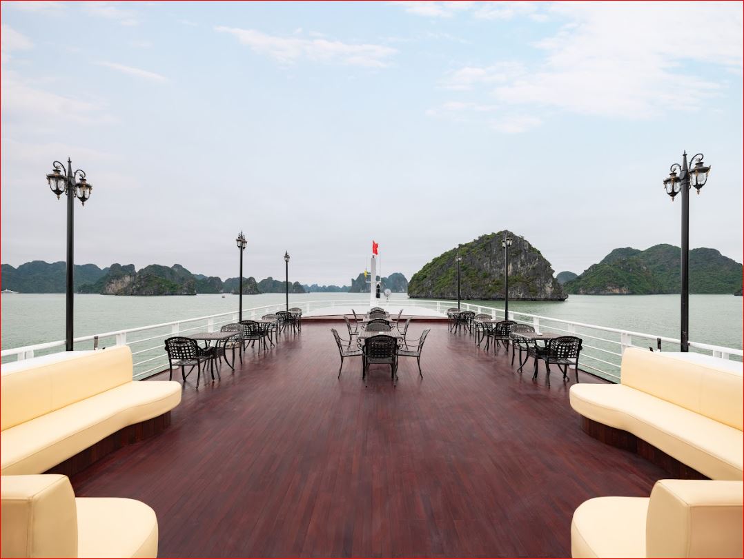 V-Dream Cruise: Luxury 6-Hour Halong Bay & Jacuzzi Tour