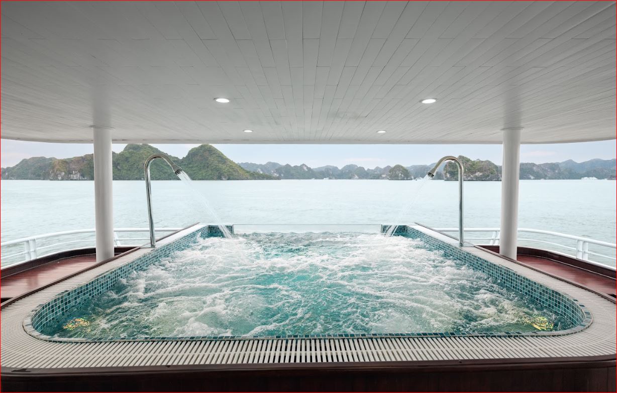 V-Dream Cruise: Luxury 6-Hour Halong Bay & Jacuzzi Tour
