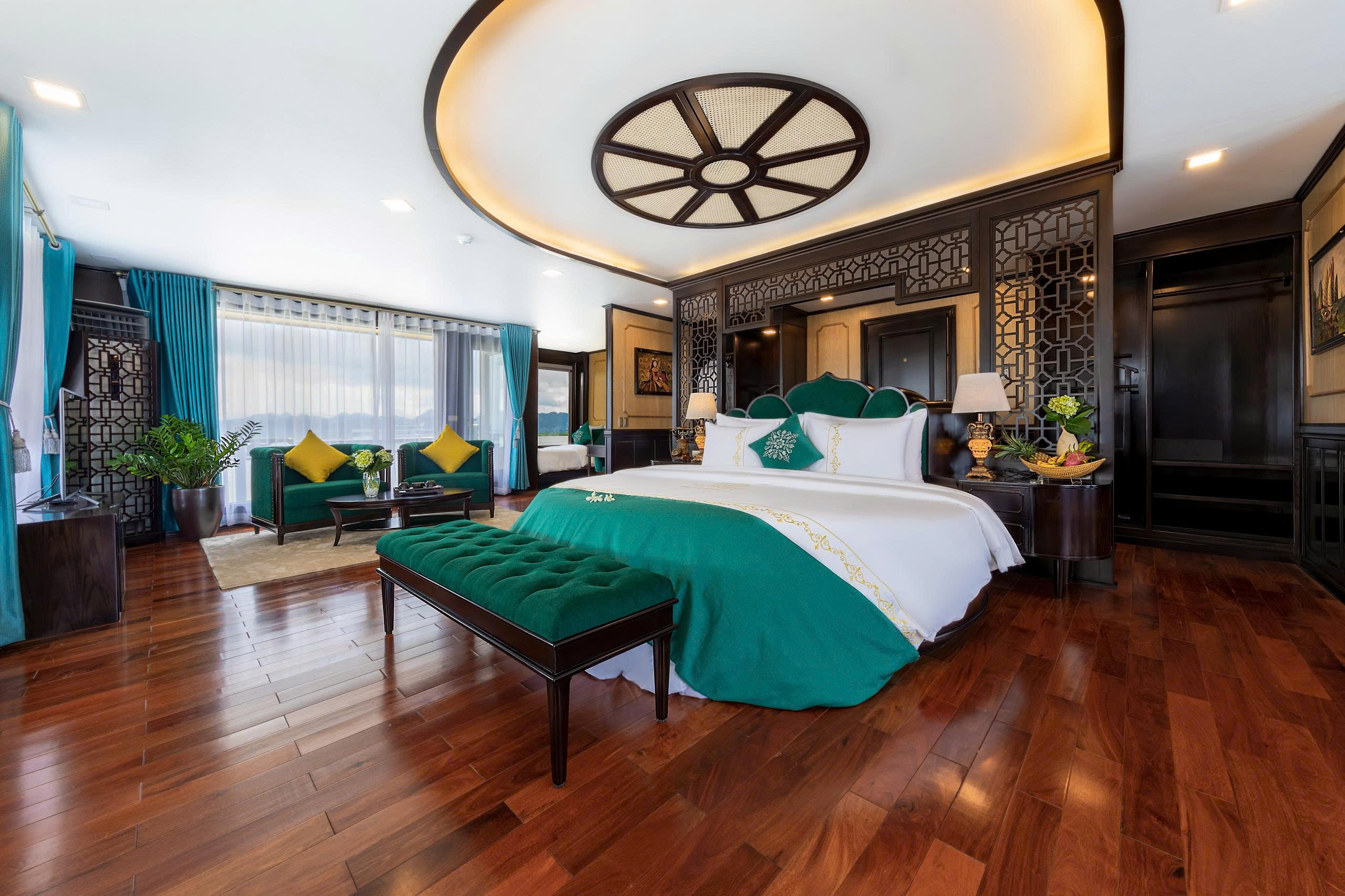 Mila Grand Cruise: Indochine Masterpiece 5 Star in Lan Ha Bay