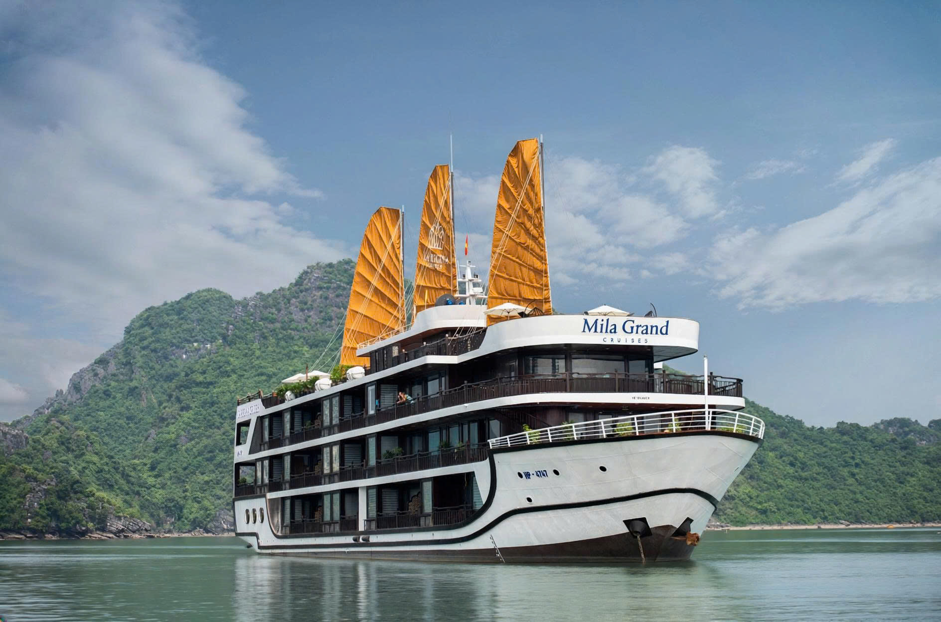 Mila Grand Cruise: Indochine Masterpiece 5 Star in Lan Ha Bay