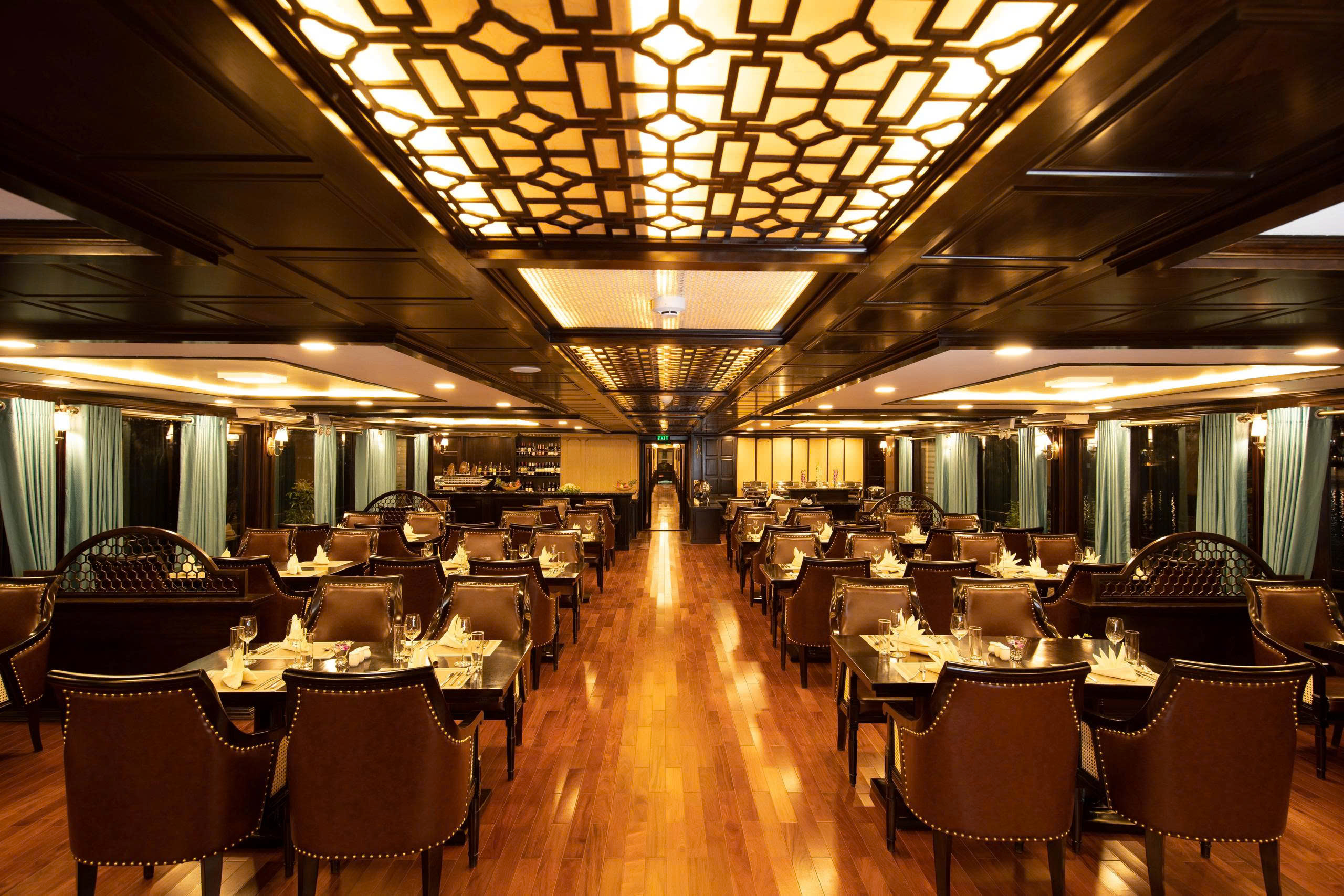 Mila Grand Cruise: Indochine Masterpiece 5 Star in Lan Ha Bay