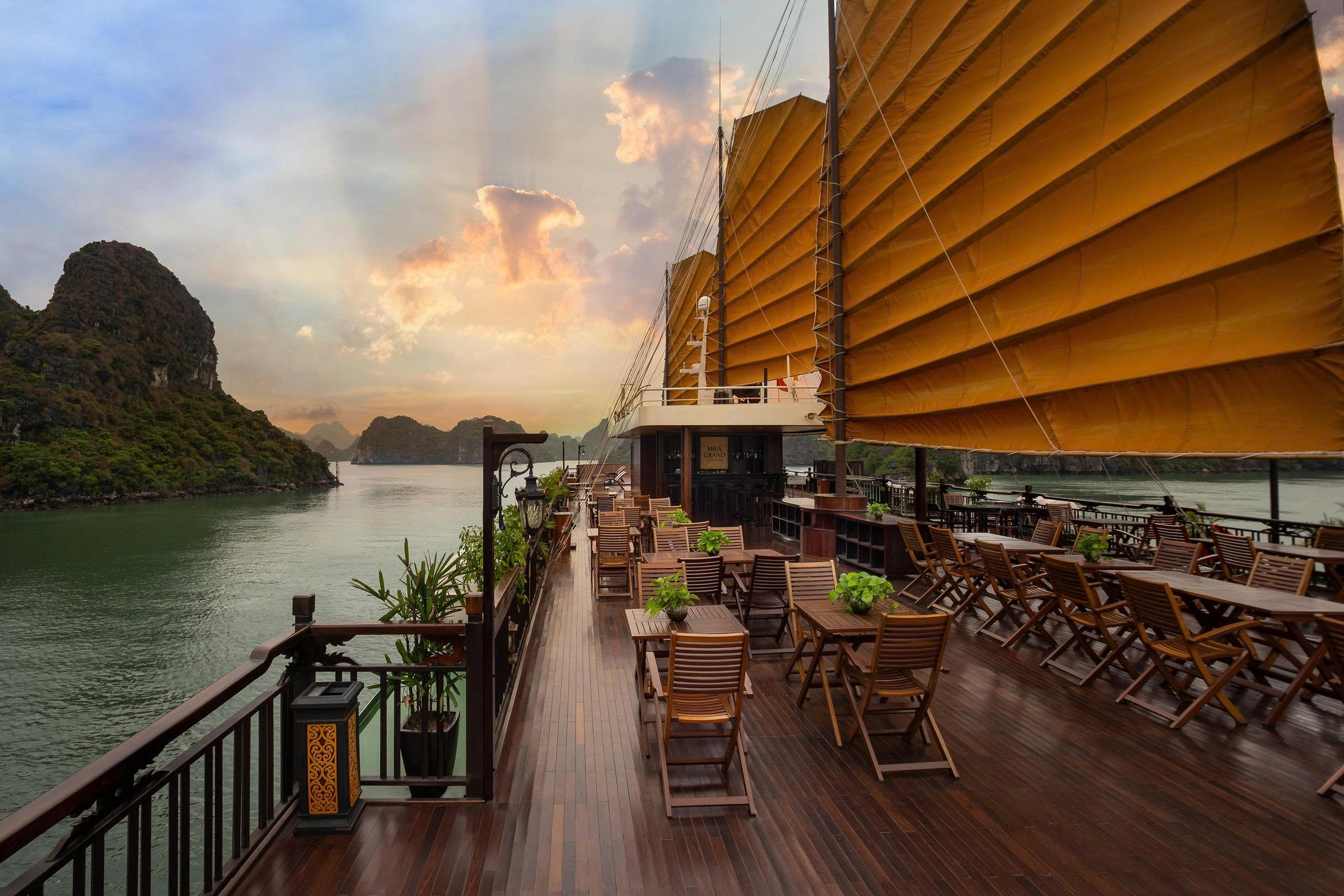 Mila Grand Cruise: Indochine Masterpiece 5 Star in Lan Ha Bay