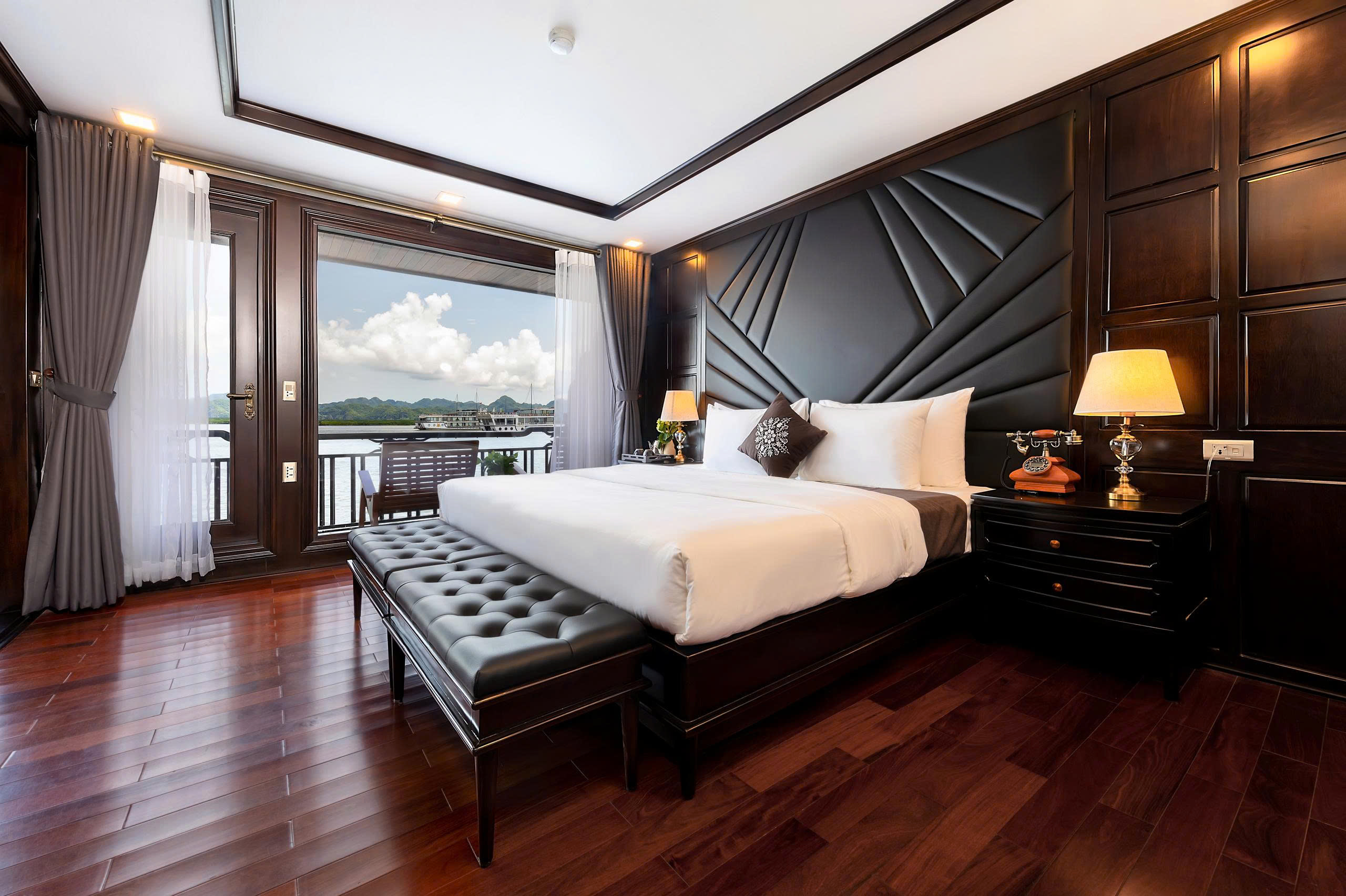 Mila Grand Cruise: Indochine Masterpiece 5 Star in Lan Ha Bay