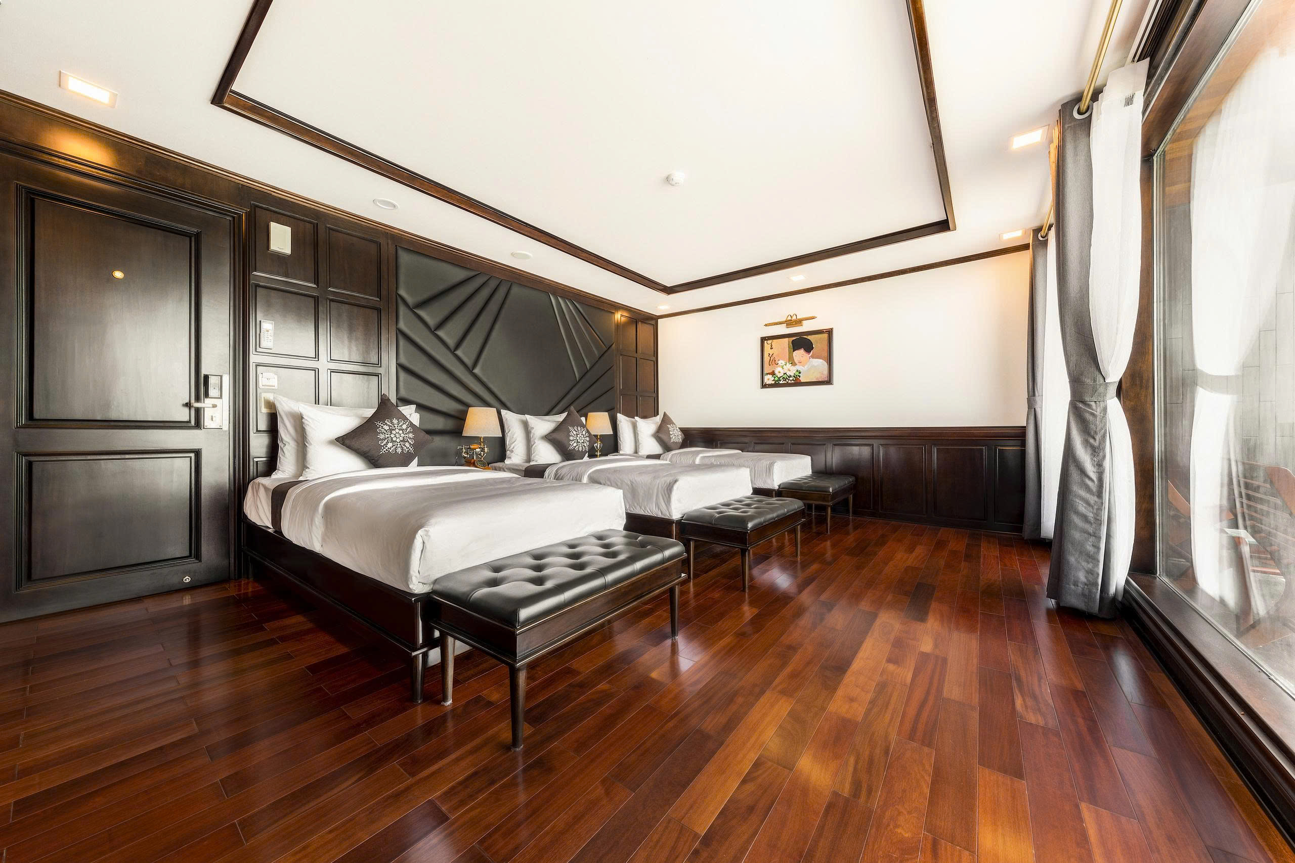 Mila Grand Cruise: Indochine Masterpiece 5 Star in Lan Ha Bay