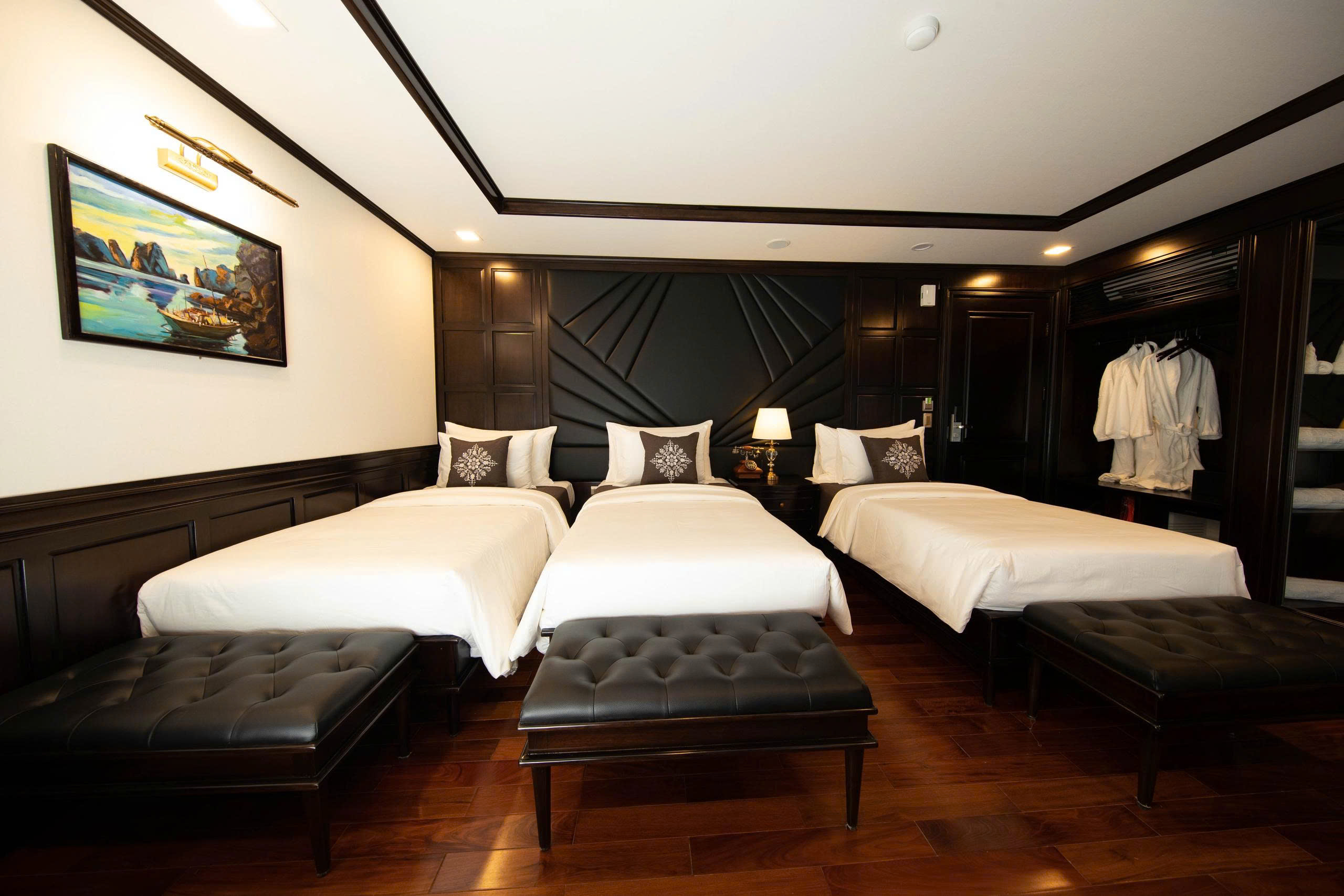 Mila Grand Cruise: Indochine Masterpiece 5 Star in Lan Ha Bay